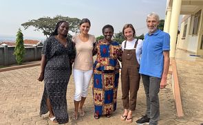 V. r.: Franz Hehenberger, Bettina Plank, Basaliza, Jacqueline Stumpfoll, Mitarbeiterin