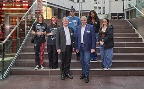 200 Jugendliche diskutierten bei „Jugend im Dialog'