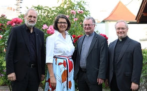 V. l.: Bischofsvikar Wilhelm Vieböck, Dr.in Christine Haiden (Präsidentin OÖ. Presseclub und Chefredakteurin „Welt der Frauen“), Bischof Dr. Manfred Scheuer und Generalvikar DDr. Severin Lederhilger.