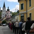 Auf dem Weg zur Basilika. / Foto: Diözese Linz / Auf dem Weg zur Basilika. / Foto: Diözese Linz Auf dem Weg zur Basilika. / Foto: Diözese Linz