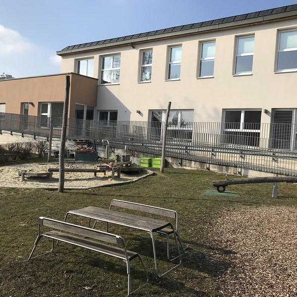 Bild vom Haus und Garten
